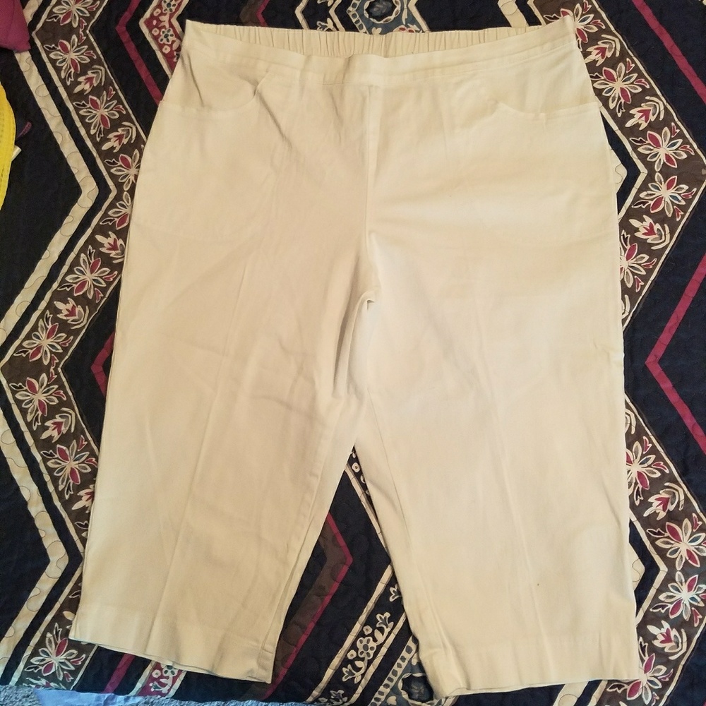 Women's White Capri's